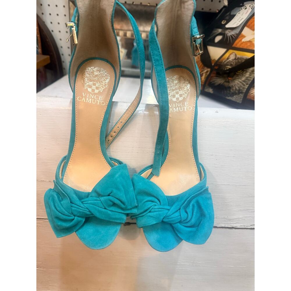 “Teal Toe” strapping Heel